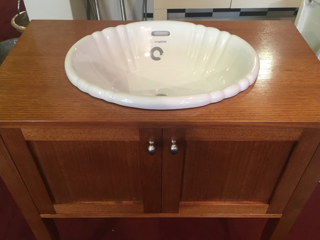 Tasmanian Oak Solid Timber Bathroom Vanity and Matching Shaving